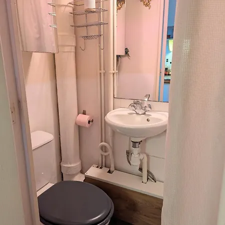 Charming Light Flat In Goncourt *